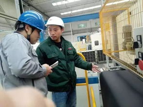 軟飾車間邀請吸覆機廠家到廠指導(dǎo)，助力技術(shù)推廣與效率提升